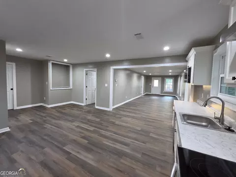 Living - 49 Argo, Toccoa, GA 30577 photo 3 of 5