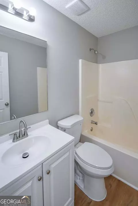 Bath - 1517 April Ln, Morrow, GA 30260 photo 2 of 2