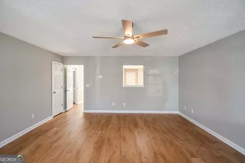 Living - 1517 April Ln, Morrow, GA 30260 photo 2 of 4