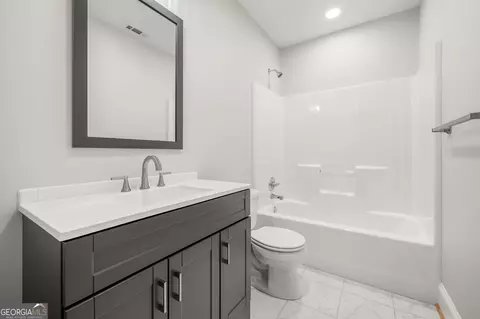 Bath - 284 Laurel Place Dr, Cornelia, GA 30531 photo 5 of 5