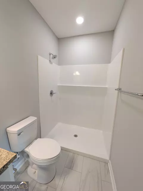 Bath - 1348 16th St, Columbus, GA 31901 photo 3 of 3