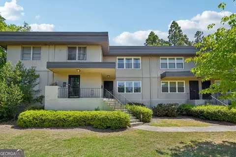 284 Lakemoore Dr NE #B, Atlanta, GA 30342