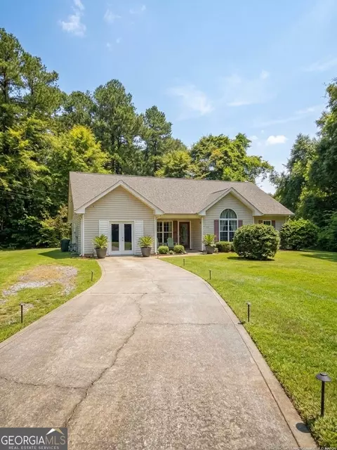 211 E Wade St, Oxford, GA 30054