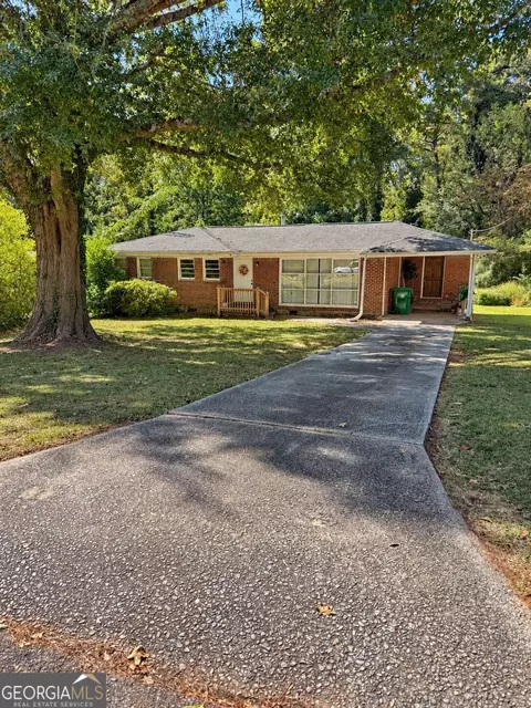 3243 Pinehill Dr, Decatur, GA 30032