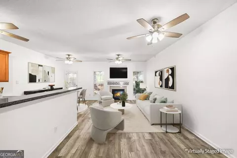 Living - 11487 S Glen St, Hampton, GA 30228 photo 2 of 6