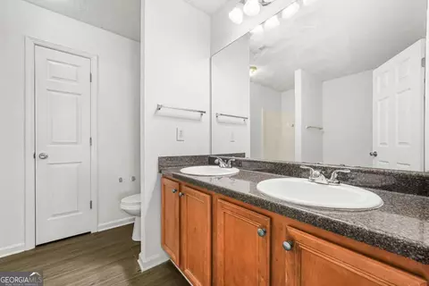 Bath - 11487 S Glen St, Hampton, GA 30228 photo 2 of 5