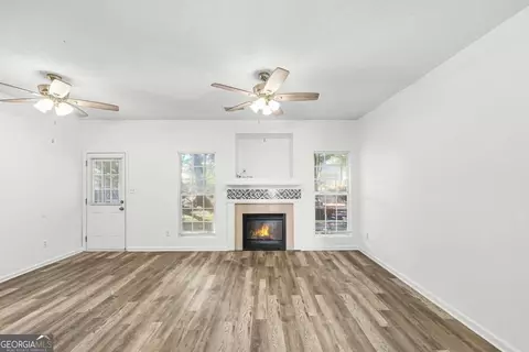 Living - 11487 S Glen St, Hampton, GA 30228 photo 3 of 6