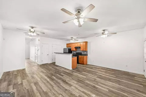 Living - 11487 S Glen St, Hampton, GA 30228 photo 4 of 6