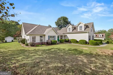 123 Berry Hill Ln, Hoschton, GA 30548
