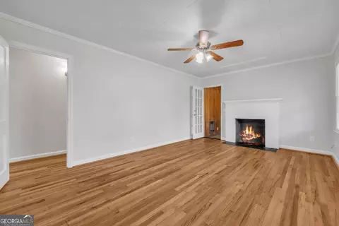 Living - 317 E Broad St, Winder, GA 30680 photo 4 of 7