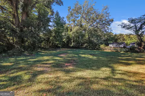 Exterior - 317 E Broad St, Winder, GA 30680 photo 4 of 6