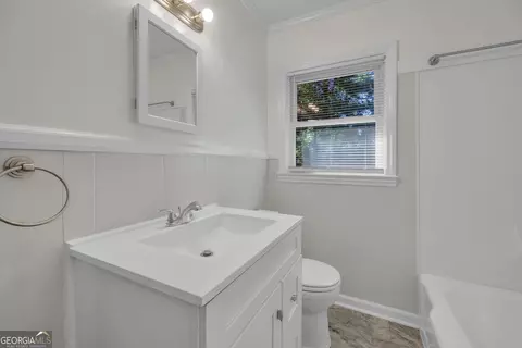 Bath - 317 E Broad St, Winder, GA 30680 photo 2 of 2