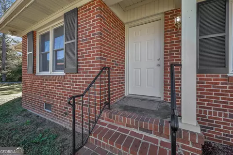 Exterior - 317 E Broad St, Winder, GA 30680 photo 3 of 6