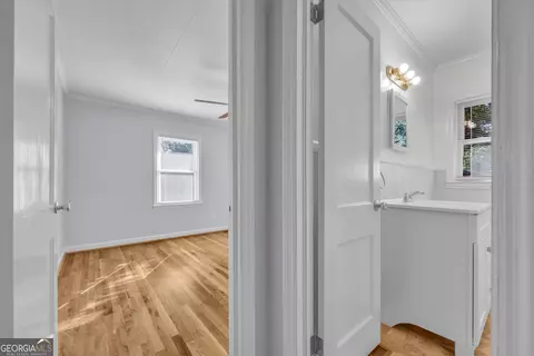 Entry Way - 317 E Broad St, Winder, GA 30680 photo 5 of 5