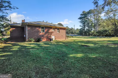 Exterior - 317 E Broad St, Winder, GA 30680 photo 5 of 6