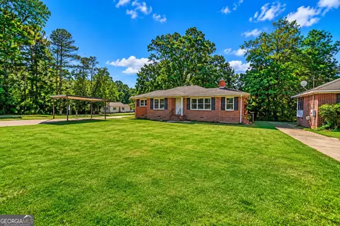 Exterior - 317 E Broad St, Winder, GA 30680 photo 2 of 6