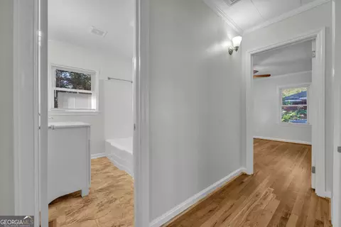 Entry Way - 317 E Broad St, Winder, GA 30680 photo 4 of 5