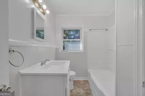 Bath - 317 E Broad St, Winder, GA 30680 photo 1 of 2