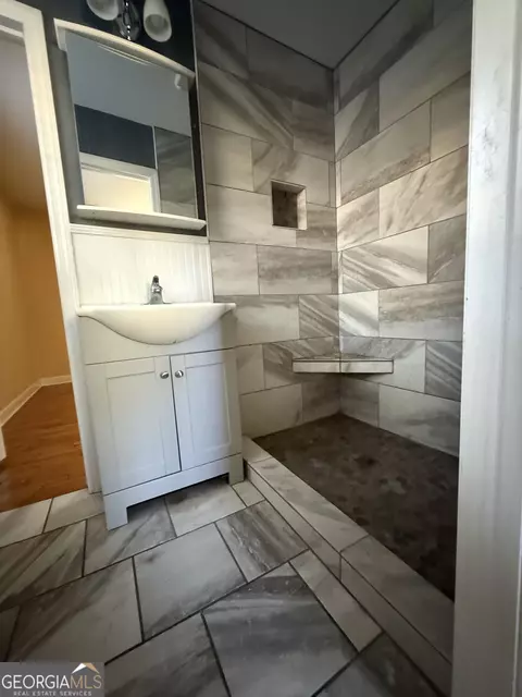 Bath - 31 Camelia Rd, Rome, GA 30161 photo 3 of 3