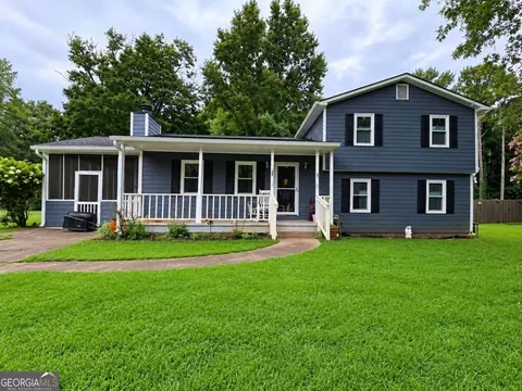 2462 Brown Deer Trl NW, Acworth, GA 30101