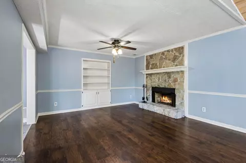 Living - 224 Ryan Rd, Winder, GA 30680 photo 7 of 10