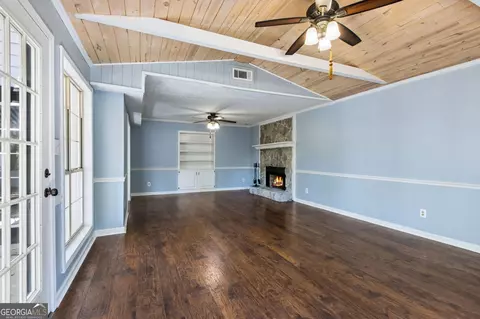 Living - 224 Ryan Rd, Winder, GA 30680 photo 9 of 10