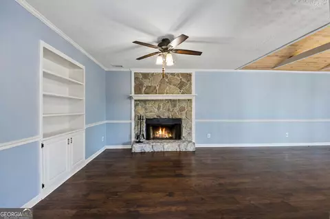 Living - 224 Ryan Rd, Winder, GA 30680 photo 4 of 10