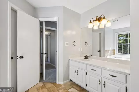 Bath - 224 Ryan Rd, Winder, GA 30680 photo 2 of 4