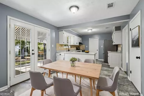 Dining - 224 Ryan Rd, Winder, GA 30680 photo 2 of 2