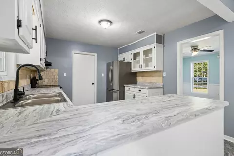 Kitchen - 224 Ryan Rd, Winder, GA 30680 photo 2 of 8