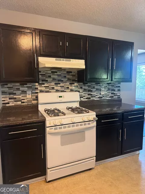 Kitchen - 1026 Misty Meadows Pt, Hampton, GA 30228 photo 1 of 4
