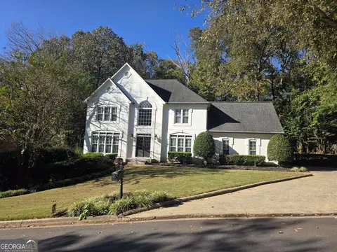 4020 Inverness Xing, Roswell, GA 30075