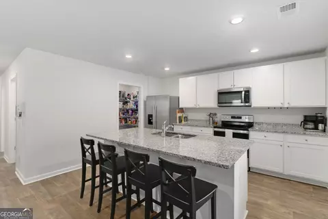 Kitchen - 118 Aruba Rd, Guyton, GA 31312 photo 2 of 3