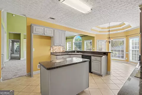 Kitchen - 70 Austin Dr, Williamson, GA 30292 photo 3 of 5
