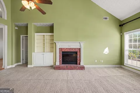 Living - 70 Austin Dr, Williamson, GA 30292 photo 3 of 6
