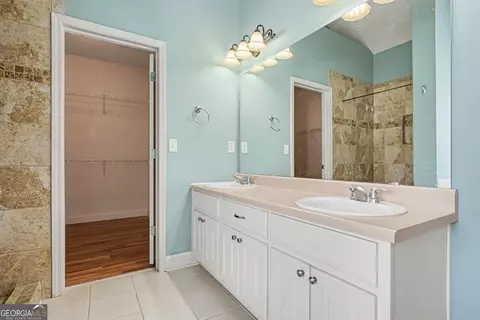 Bath - 70 Austin Dr, Williamson, GA 30292 photo 2 of 4