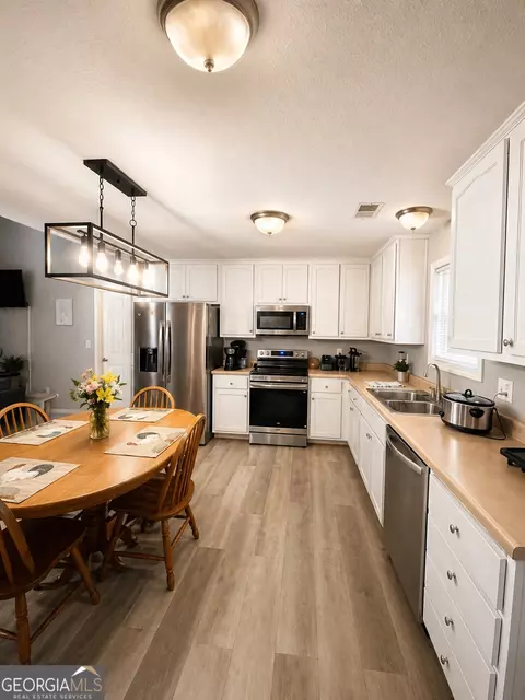 Kitchen - 144 Spring Hill Rd, Concord, GA 30206 photo 2 of 3
