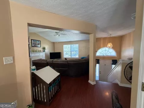 Entry Way - 35 Pembroke Pl, Covington, GA 30016 photo 4 of 9
