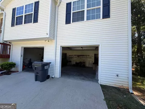 Exterior - 35 Pembroke Pl, Covington, GA 30016 photo 5 of 9