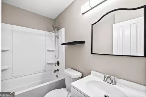 Bath - 30 Pinecrest Dr NW, Rome, GA 30165 photo 1 of 3