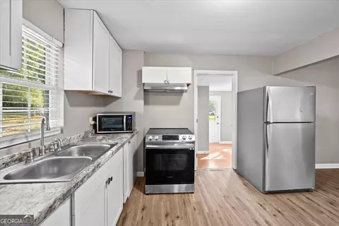 Kitchen - 30 Pinecrest Dr NW, Rome, GA 30165 photo 1 of 1