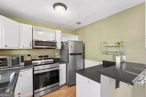 Kitchen - 4156 Darby Way, Duluth, GA 30096 photo 3 of 4