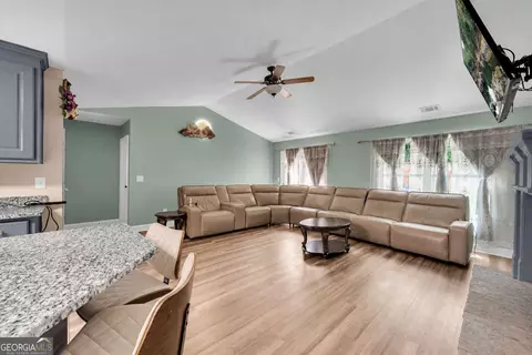 Living - 160 Morgan Way, Colbert, GA 30628 photo 1 of 1