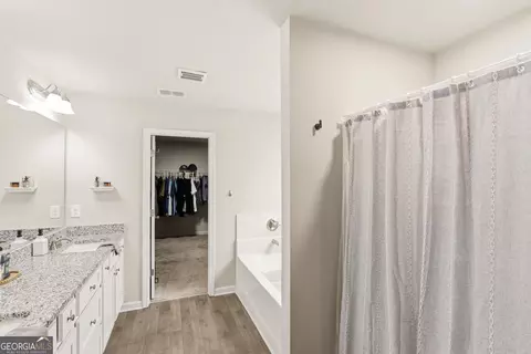 Bath - 215 Sanders Rd, Macon, GA 31210 photo 2 of 2