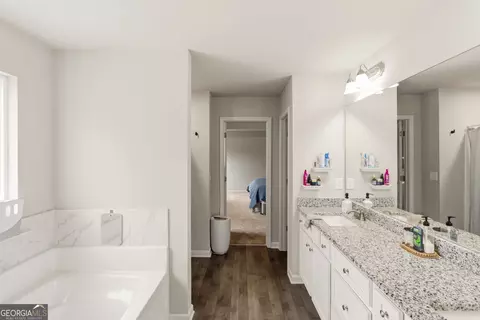 Entry Way - 215 Sanders Rd, Macon, GA 31210 photo 6 of 6