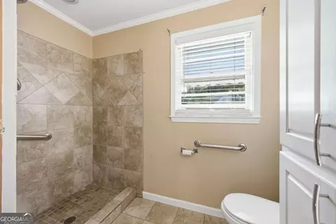 Bath - 1141 Stewart Rd, Monroe, GA 30655 photo 2 of 2