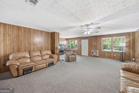 Living - 1141 Stewart Rd, Monroe, GA 30655 photo 2 of 5