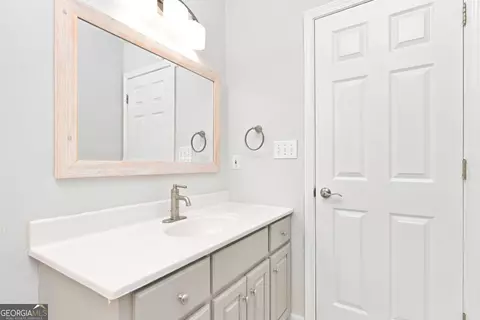 Bath - 401 Terrell St, Warner Robins, GA 31088 photo 5 of 8