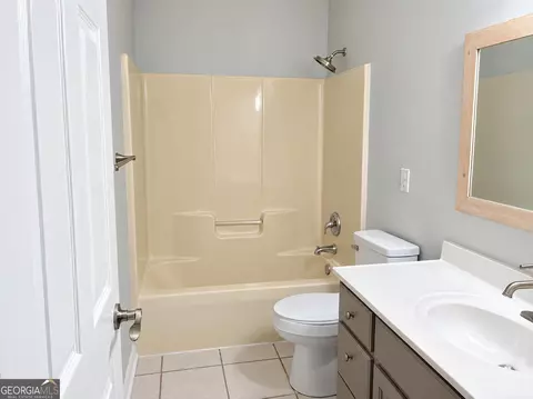 Bath - 401 Terrell St, Warner Robins, GA 31088 photo 4 of 8