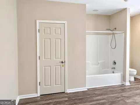 Bath - 401 Terrell St, Warner Robins, GA 31088 photo 6 of 8